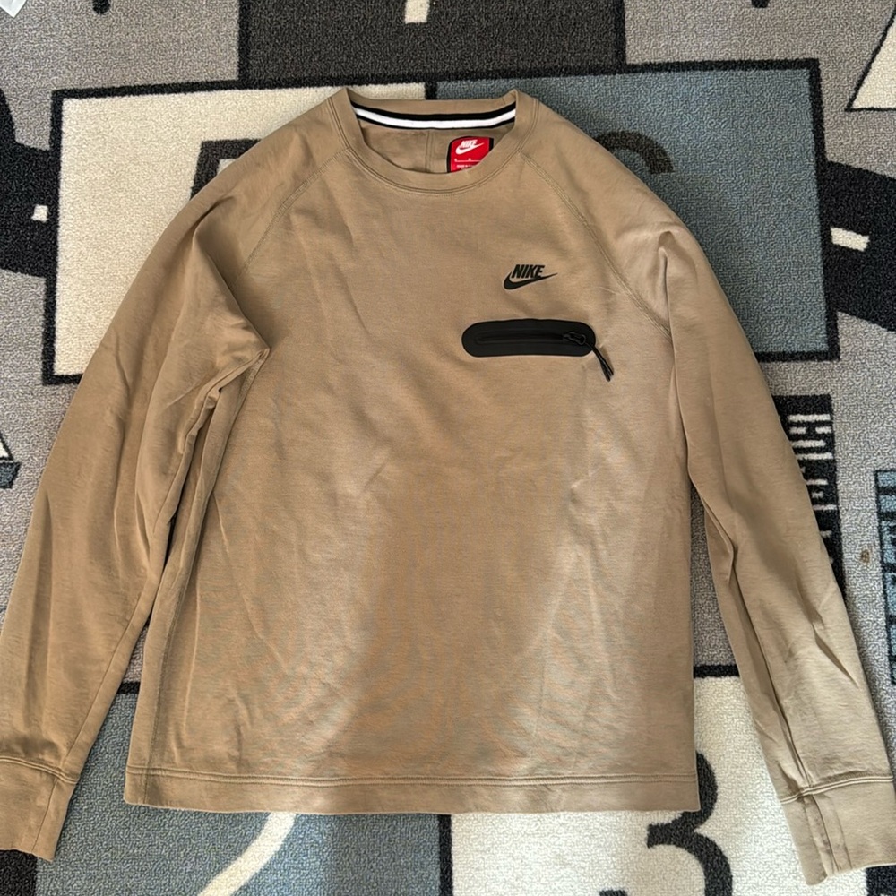 Nike tech crew neck